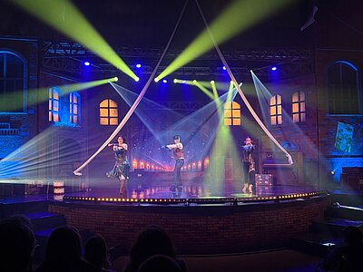 Spectacle