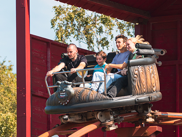 Attraction à sensations fortes appelée le famous Jack au parc Bagatelle