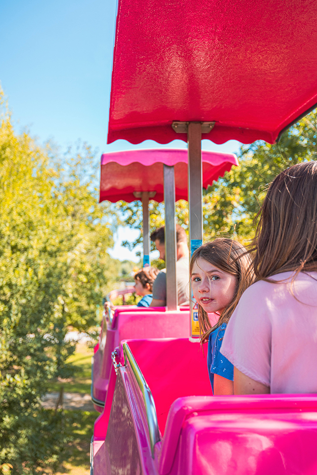 Monorail rose du parc Bagatelle