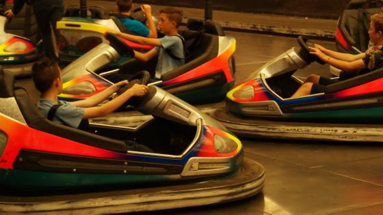 Photo des véhicules du Traffic Jam, les auto tamponneuses du parc Bagatelle